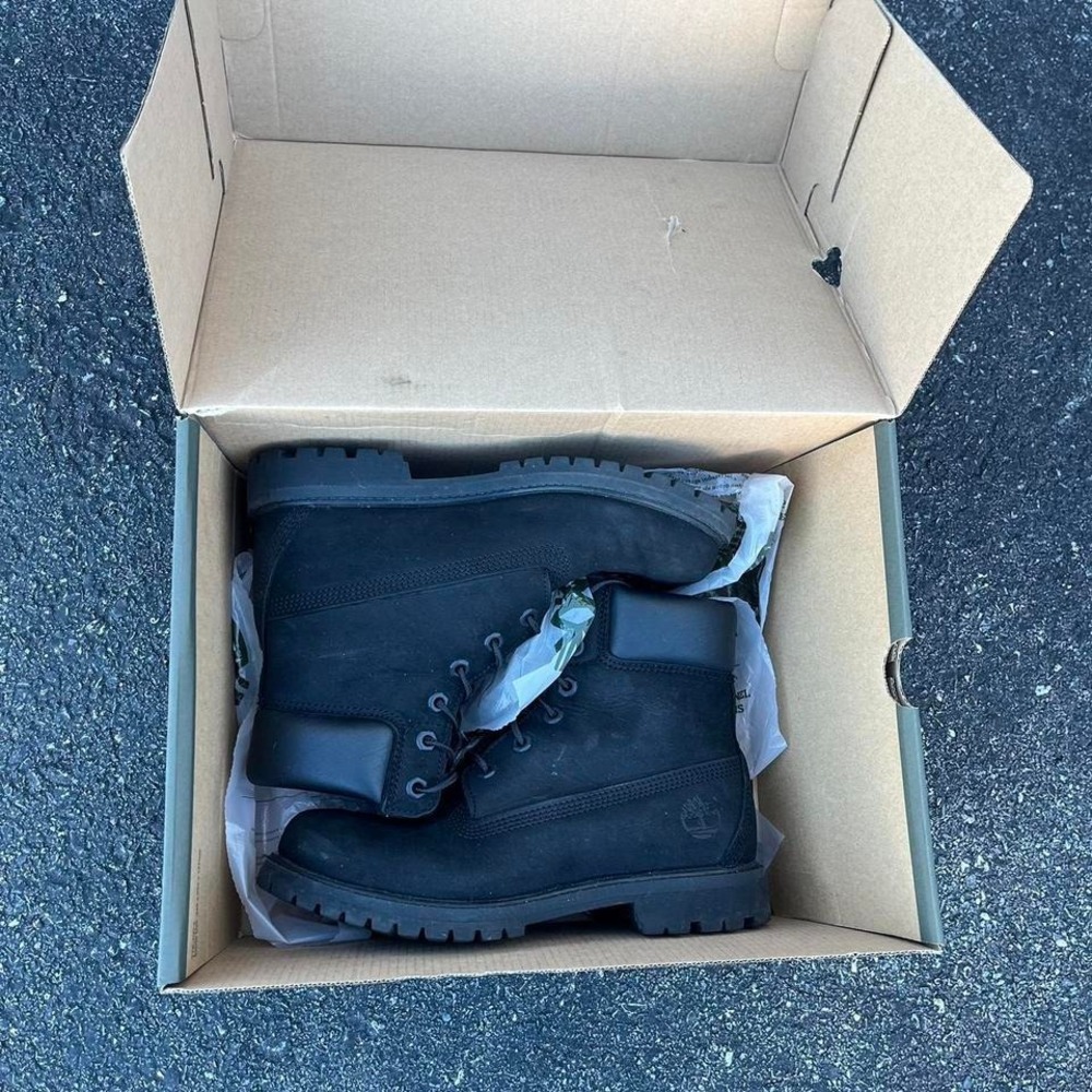 Timberland classic Boots size 7.5